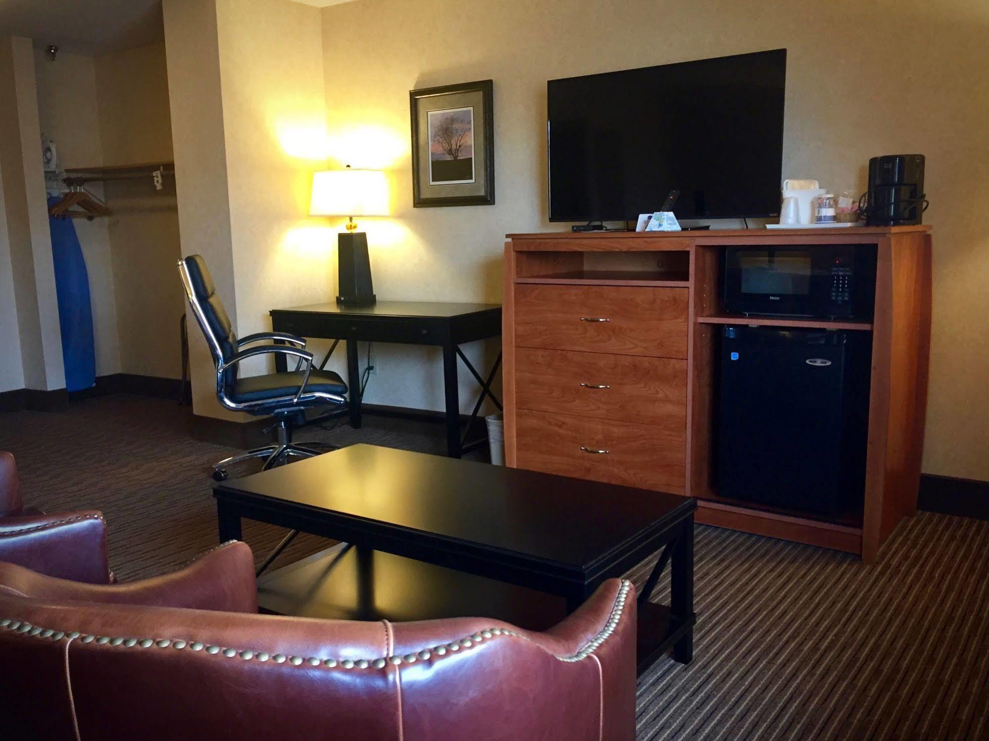 Best Western Vermillion Inn Экстерьер фото